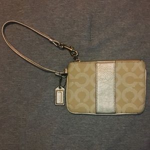 Coach. Wristlet.